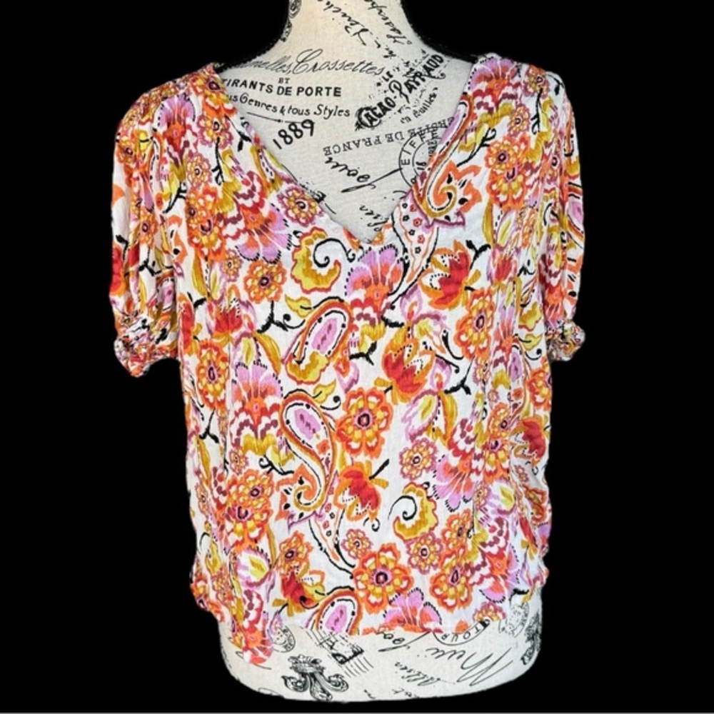 Women’s Nicole Miller Orange and white paisley blouse with ruffle sleeves